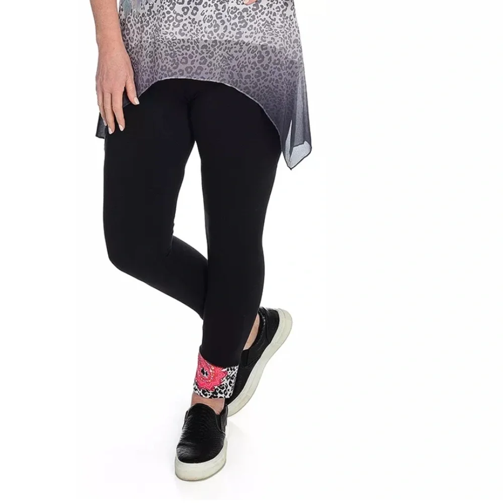 Women’s One World Black Patterned Cuff‎ Leggings